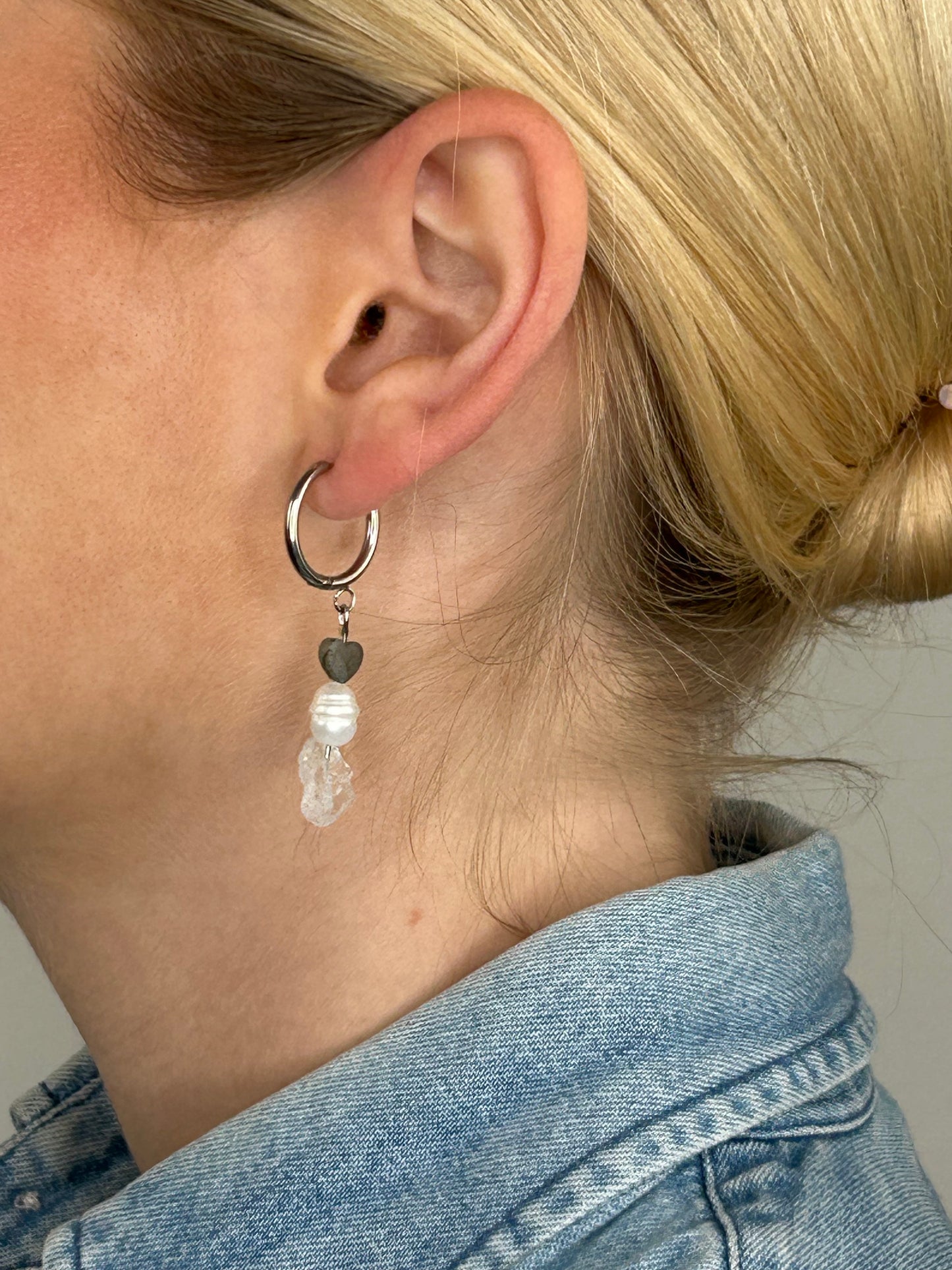 Ohrring Nayla heart grey silver