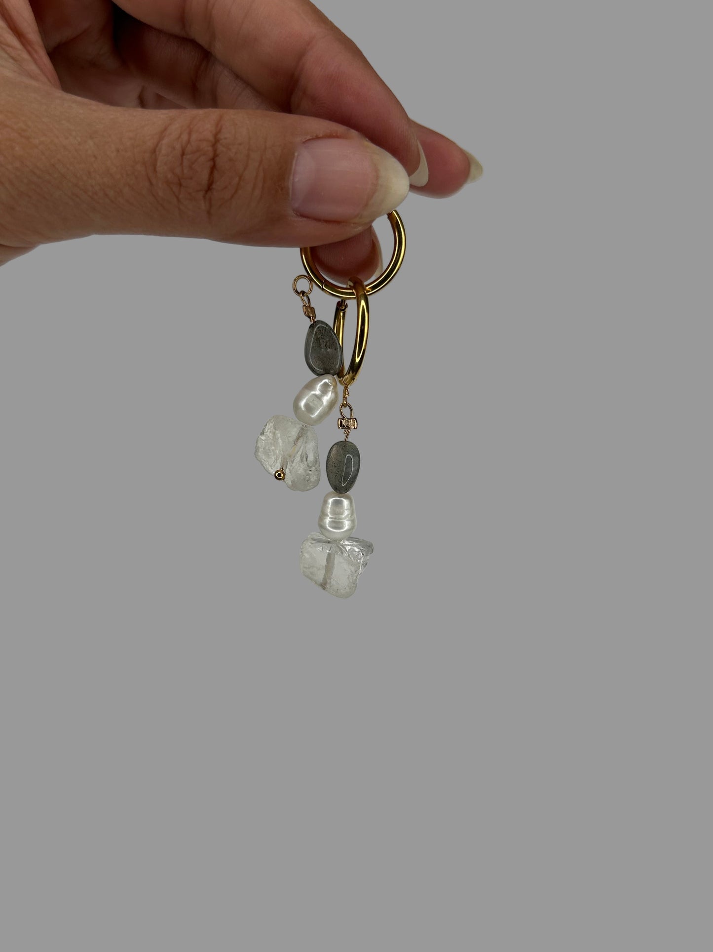 Ohrring Nayla grey gold