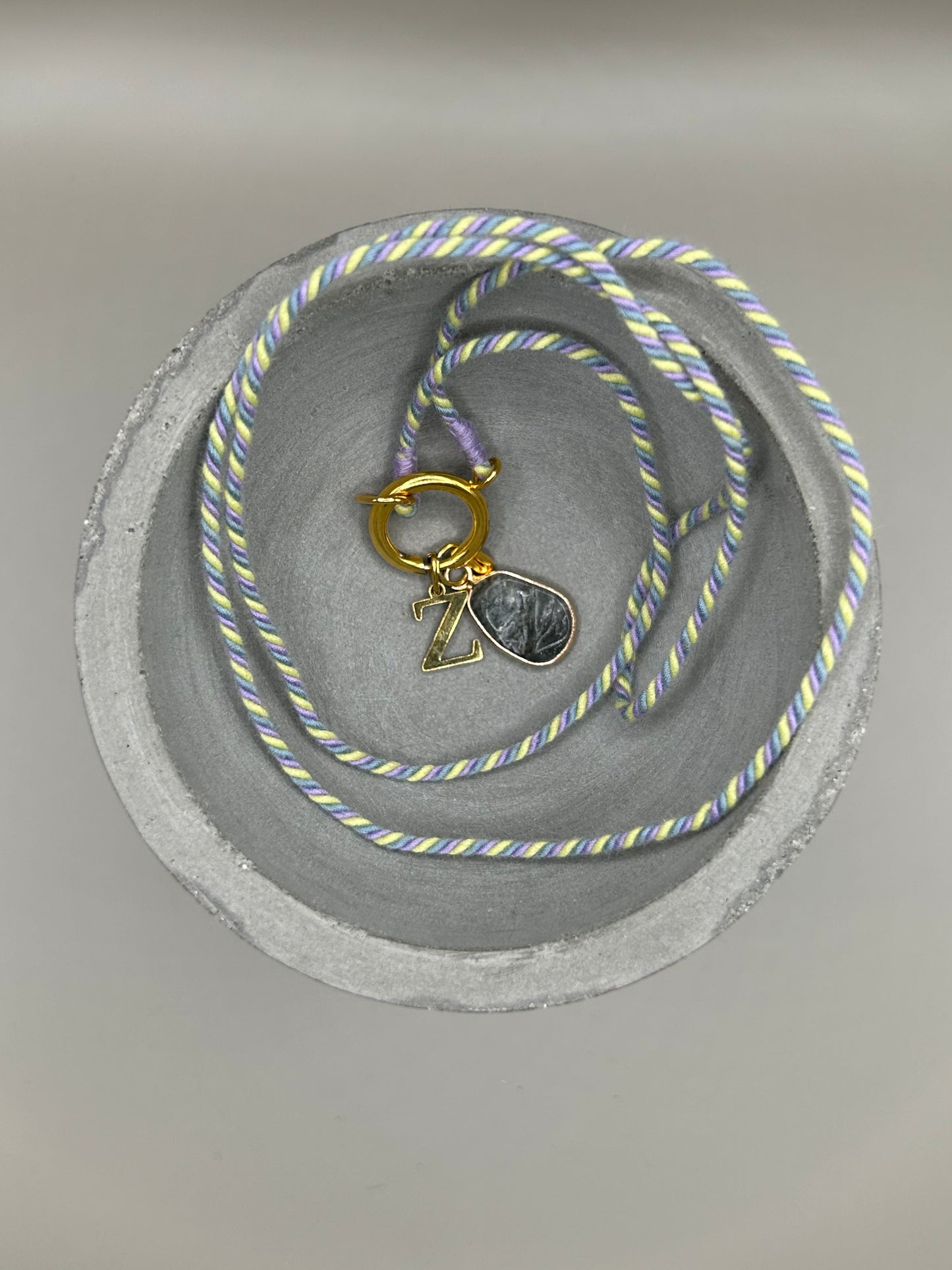 Kette Turnon (lavendel, grüngelb, graublau)